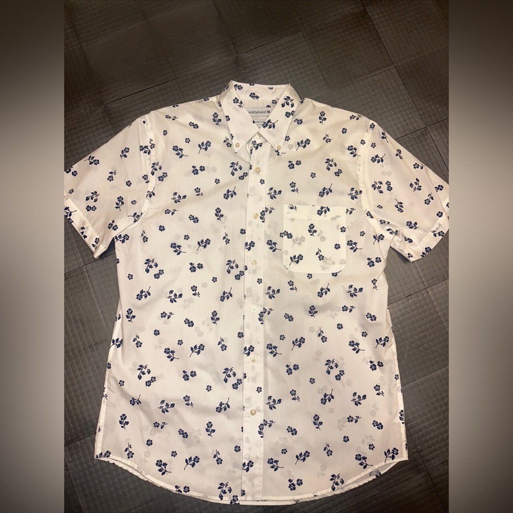 SADDLEBRED CLASSIC FIT MENS MEDIUM BUTTON UP WHITE AND BLUE FLORAL SHIRT